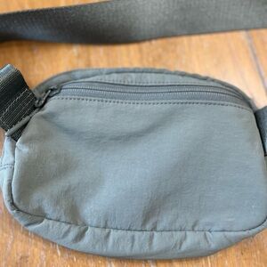 Lululemon 1L Everywhere Belt Bag
